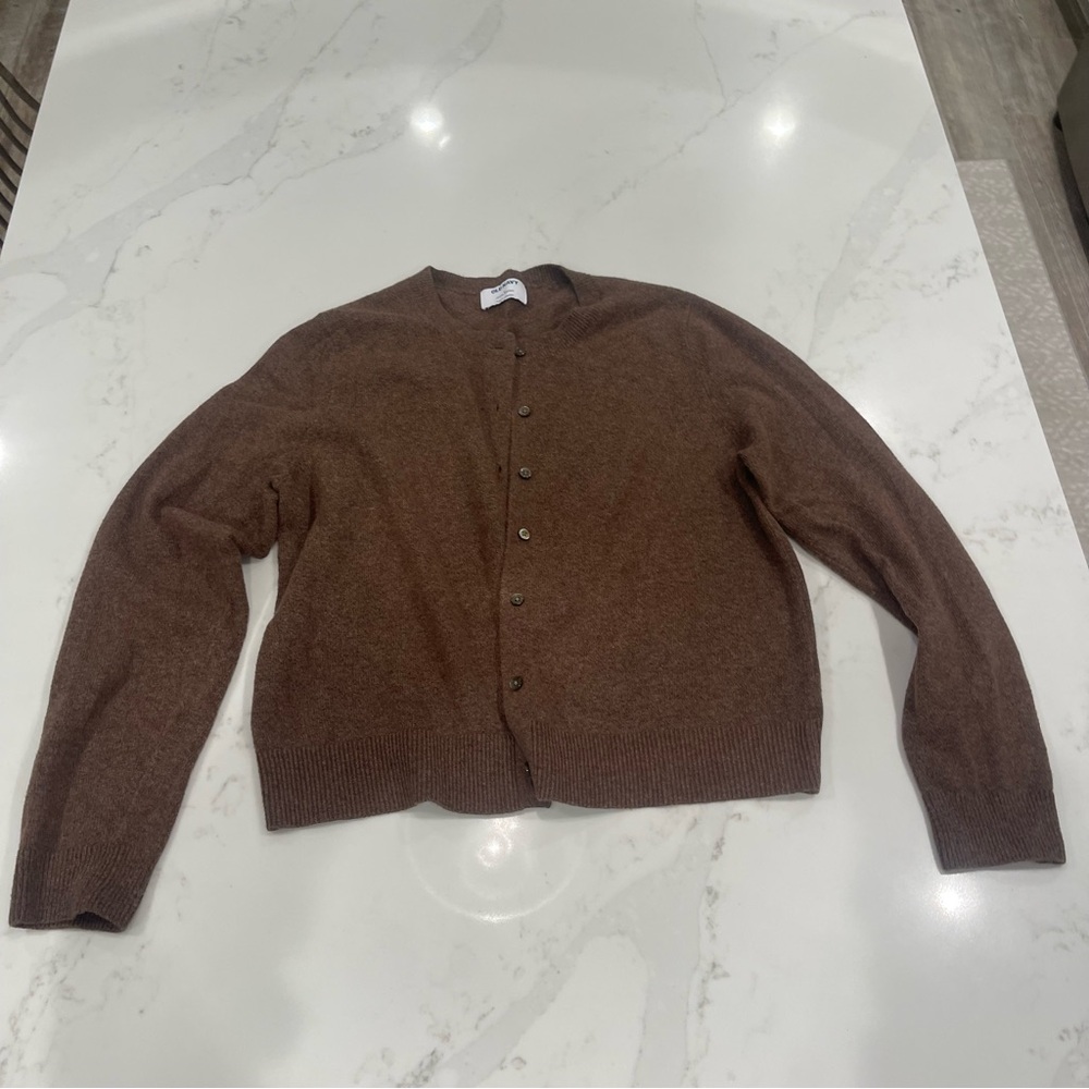 Old Navy Women's Cardigan in Warm Brown - Picture 2 of 12
